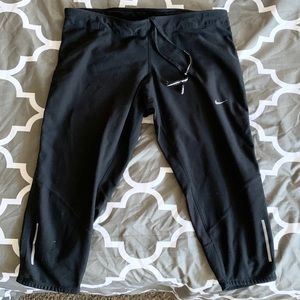 🏃🏻‍♀️ Nike Crop Leggings